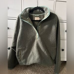 Worn once Faherty snap collar pile fleece